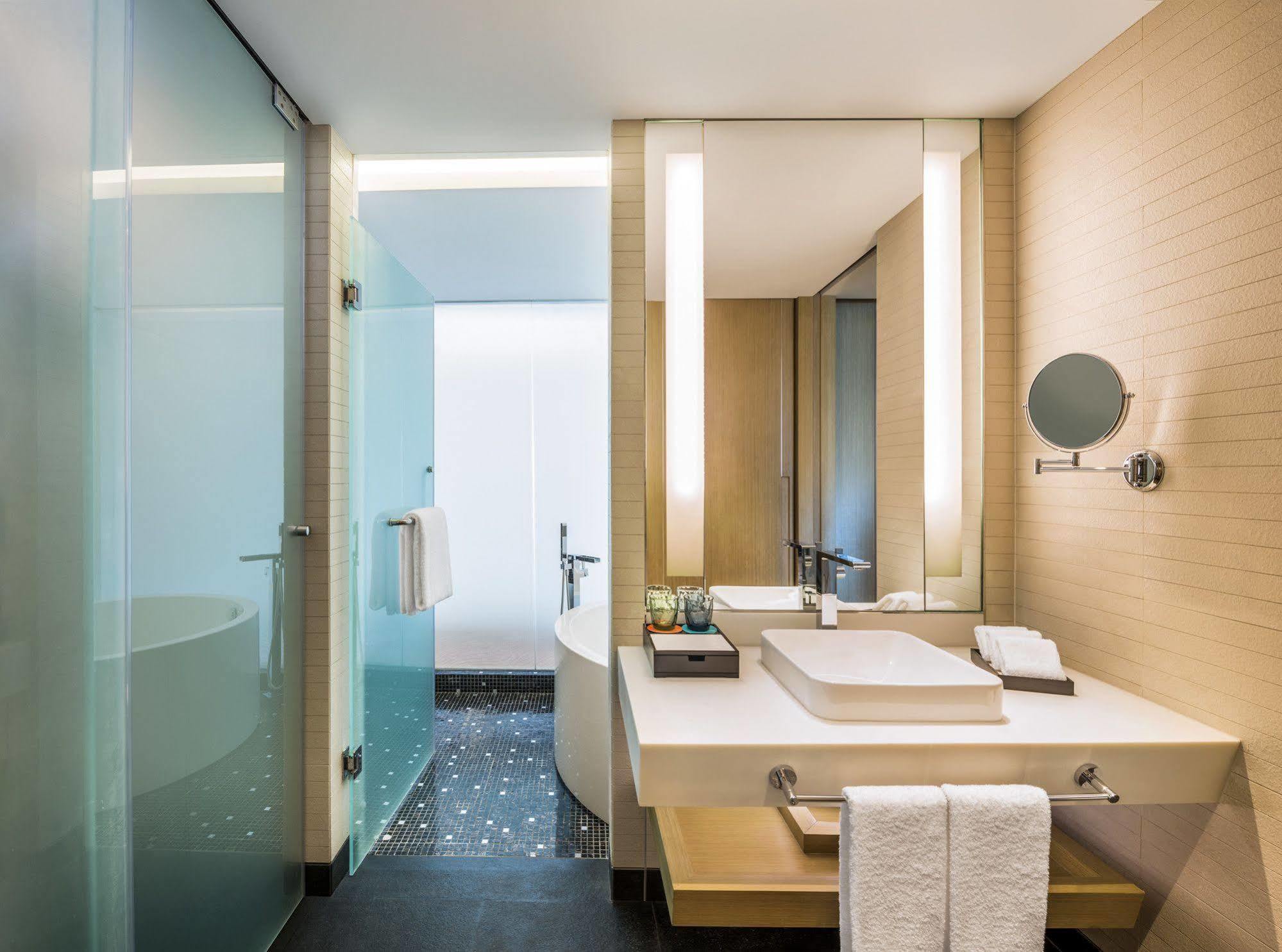 Le Meridien Qingdao West Coast Экстерьер фото
